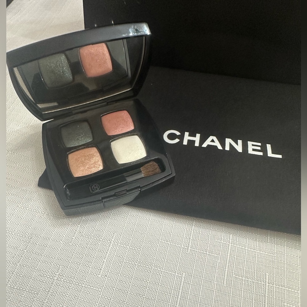 Chanel 4 colors eyeshadow!